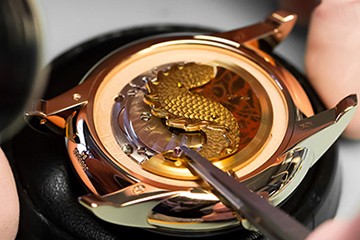 厦门欧米茄表起雾了维修