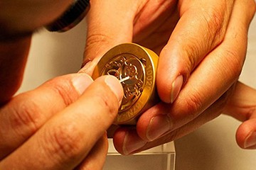 厦门欧米茄手动机械表售后保养